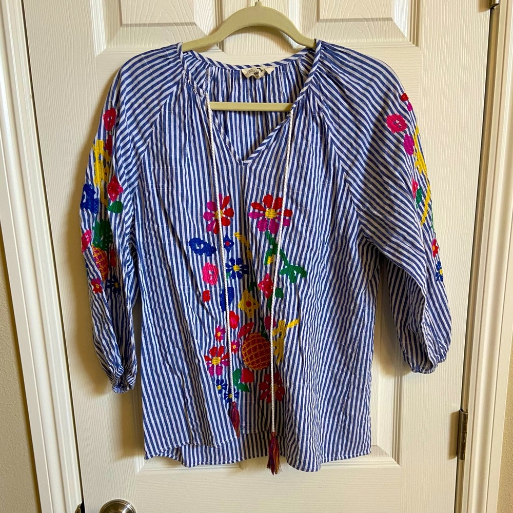 Pin strip top with embroidery